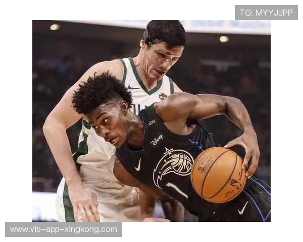 乔纳森艾萨克防守端覆盖极广,魔术压制对手火力