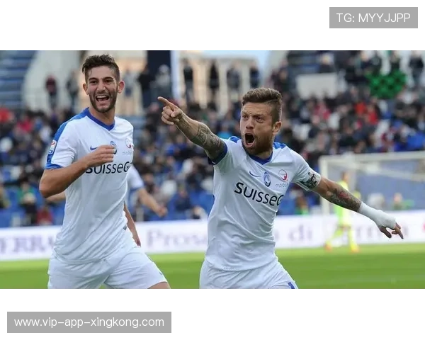 佛罗伦萨前场推进持续压迫对方后场