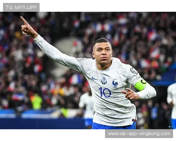 法国半决赛火力全开，姆巴佩凌空抽射制胜