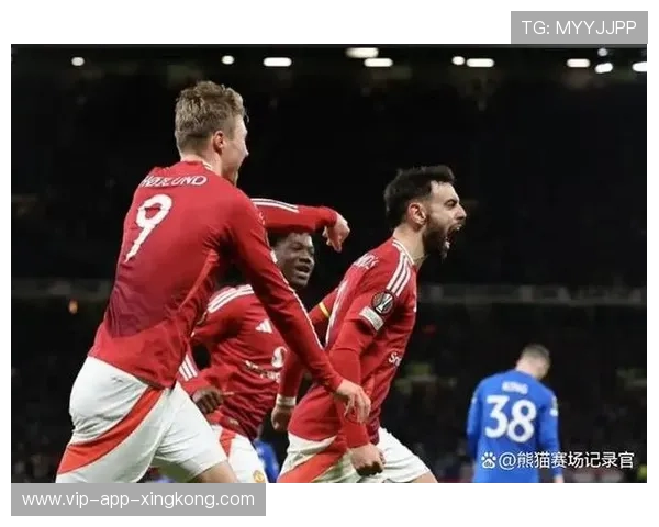 英超曼联定位球破门,老特拉福德气氛炸裂